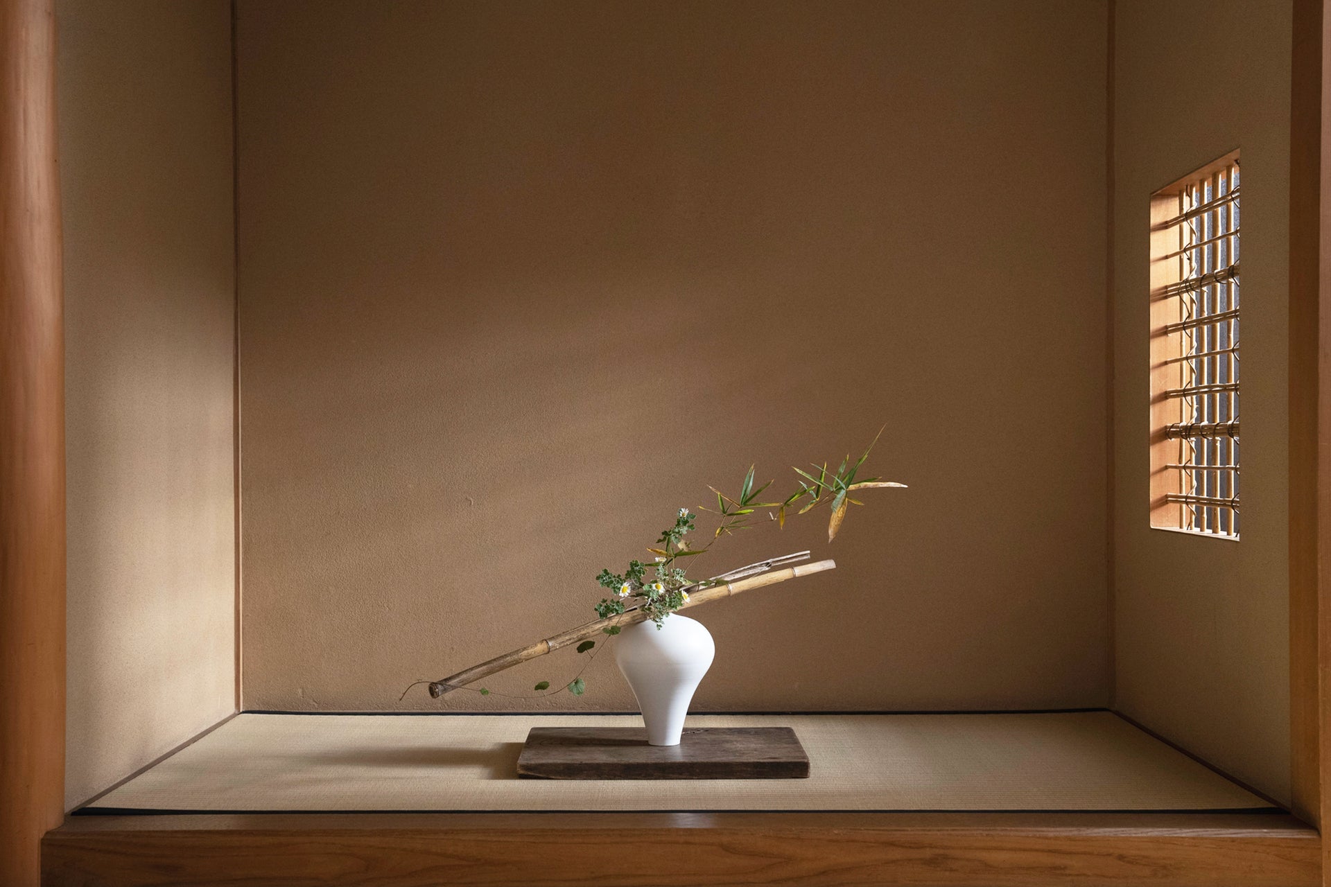 うたうお花顔　小さい香炉 うたうお花顔 小さい香炉 うたうお花顔 小さい香炉